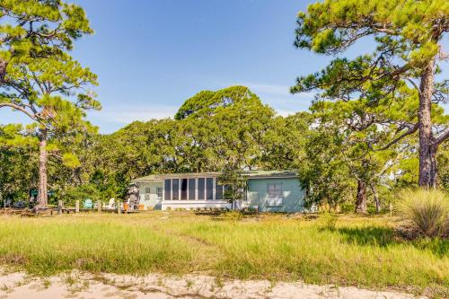 Relax & Refresh: Waterfront Cottage in Panacea in Crawfordville (FL)