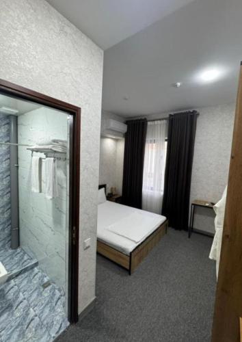 Azizbek INN Hotel White