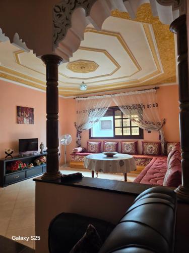 Leila in Riad Essalam