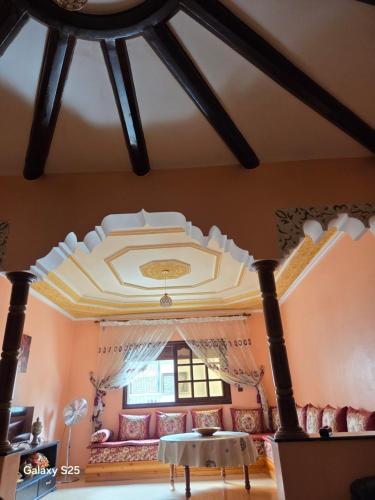 Leila in Riad Essalam