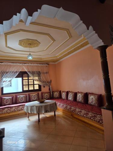 Leila in Riad Essalam