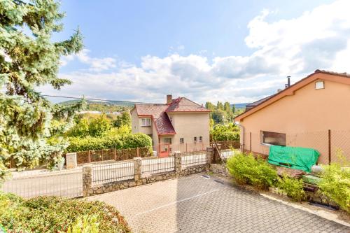 Apartmán u Berounky (Apartman u Berounky) in بيرون