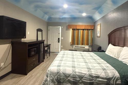 Hotel O Regency Suites Houston - IAH Beltway 8 - image 4