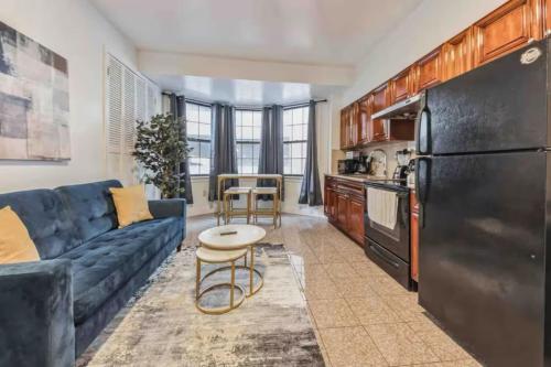Across from Convention Center 4F - Sleeps 6 - 4F
