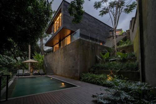 Architect 3BR Villa - Edge of the Jungle, Ubud