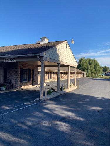 Country Squire Inn and Suites in New Holland