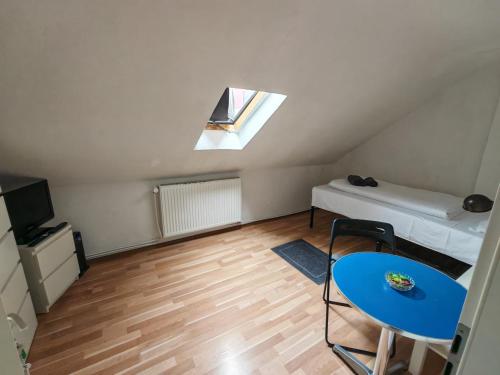 Privat Zimmer in Zwei-Zimmer-Wohnung als 2er WG, Kolín nad Rýnem