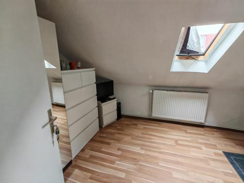 Privat Zimmer in Zwei-Zimmer-Wohnung als 2er WG, Köln (Foto 3)