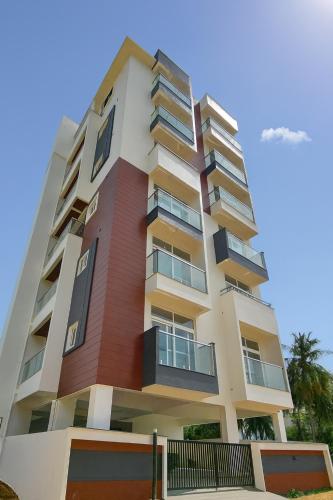 TrueLife Summit Suites - 2BHK Luxurious AC Studio Apartments - Modular Kitchen RO water system Microwave - Super fast WiFi 55 Smart TV 250 Airtel Channels - Prime Location - Nearby PS4 A2B pure veg restaurants - Parking-Top service with lots of love - image 3