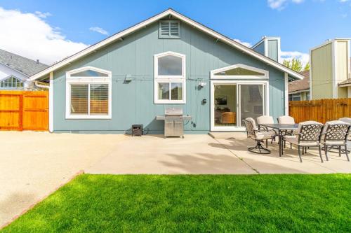 Modern Western Retreat Pet Friendly 4 Bed 2 Bath - image 13