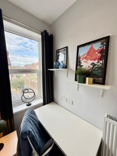 5 Bed 2 Shower Home