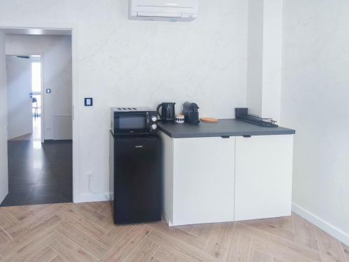 ALFA Stuttgart Doppelzimmer Teeküche Porsche Bosch l Gemeinschaftsbad WIFI SmartTV l Double room with kitchenette and shared bathroom BS21A7, Stoccarda (foto 4)