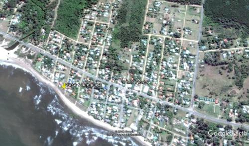 House with garden on the beach in Las Flores (Maldonado)