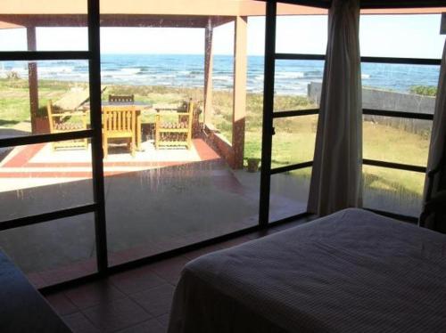 House with garden on the beach in Las Flores (Maldonado)