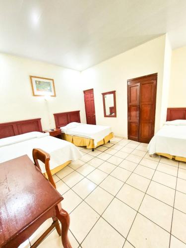 Hotel Continental Plaza in Jucuaran