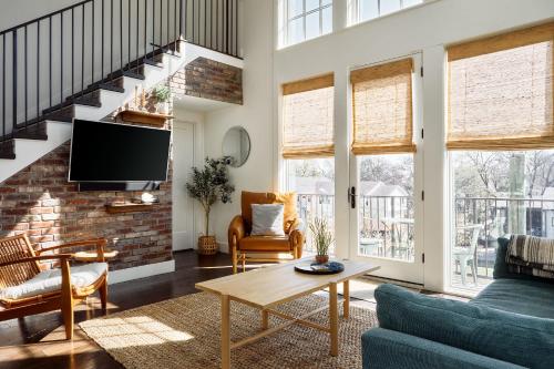 Upscale Nashville Penthouse with Balcony