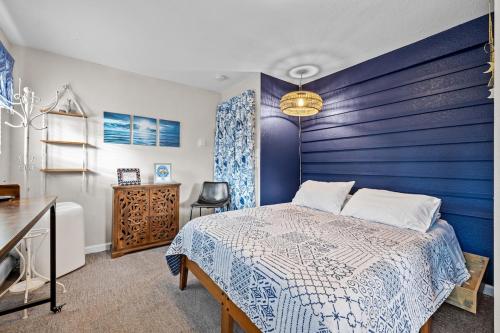 The Cozy Birdnest with Sauna & Outdoor Lounge space! in Englewood (Colorado)