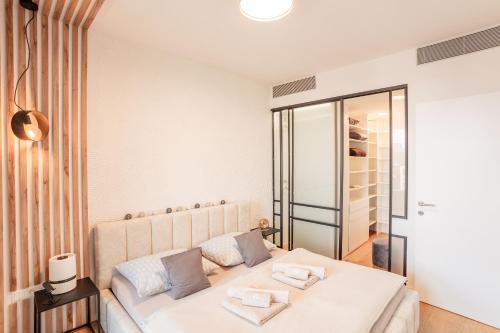 SKY PARK - Luxury Apartment - Free Parking, Братислава (фото 7)