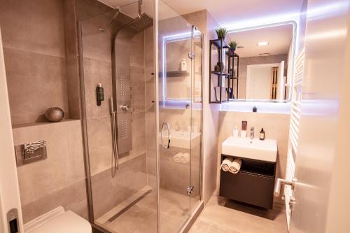 SKY PARK - Luxury Apartment - Free Parking, Братислава (фото 9)