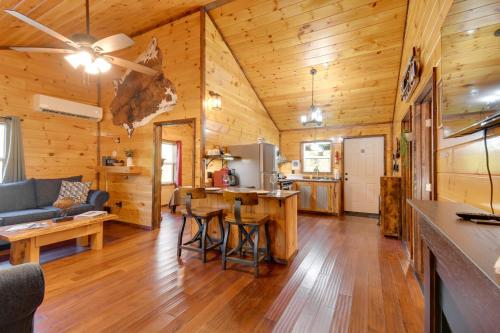 Private Hot Tub Dog-Friendly Campton Home in Rogers, USA