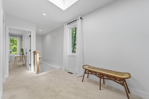 Bright Modern 3Bed 25Bath Evanston Home withParking home - image 14