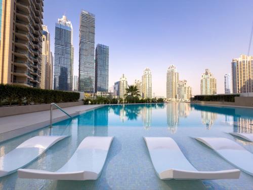 Luxury 1BR Apt at LIV Marina with Direct Marina Views, Dubái