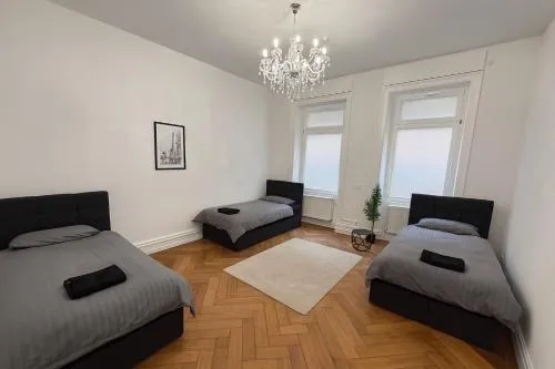 Offenbach 200m2 9 Betten O1 in Offenbach, Deutschland