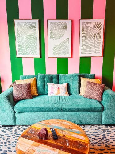 Dreaming With Dolly - Luxe Stay Near Broadway in Nashville, USA