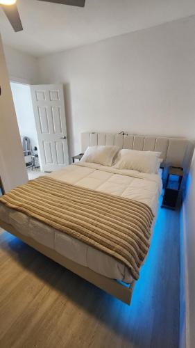 Blue Loft305 in Country Club