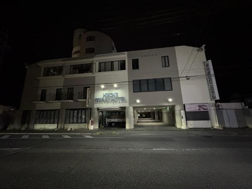 彦根びわこホテル裏のマンション 一室貸し切り50台無料駐車場付き台所あり自転車貸出可 BbQ可 ペット同伴可 in Hikone