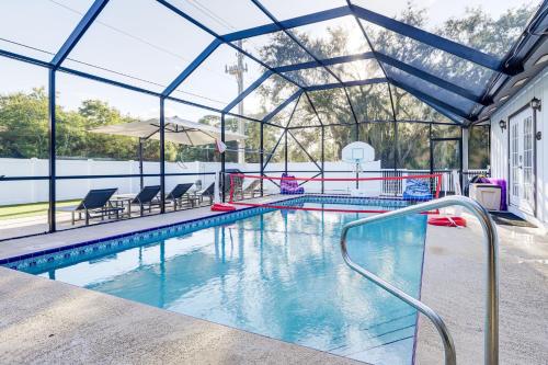 Luxe Jupiter Home with Pool House, Near Golf and Beach, Jupiter
