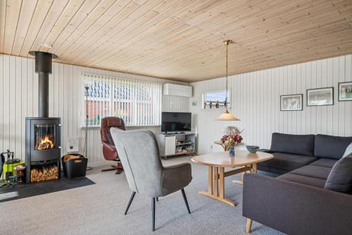 Beautiful Home In Ebeltoft With 2 Bedrooms And Wifi - image 3