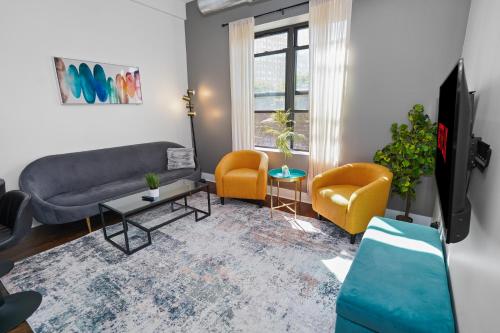 Sleek and Spacious 420 friendly 3BR Retreat Near McCormick Place, Museum Campus and Soldier Field
