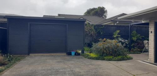 Exterior view, Warm & welcome on Whiteley in Moturoa