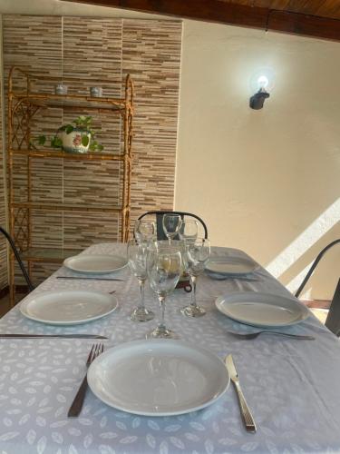 Mar y Asados - Chalet hasta 19 huespedes con dos Parrillas near Astor Piazzolla International Airport