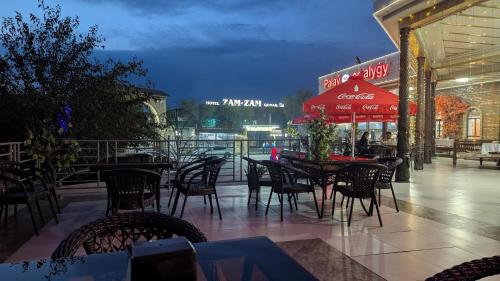 Фасада на хотела, Zam-Zam Hotel Turkestan in Turkistan