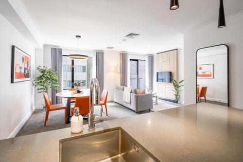 Large Stylish 1BR Apartment with Parking in CBD, Auckland (photo 6)