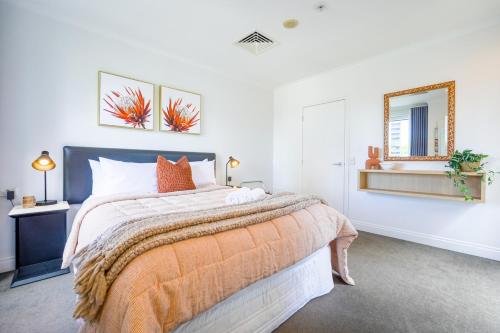Large Stylish 1BR Apartment with Parking in CBD, Auckland (photo 10)