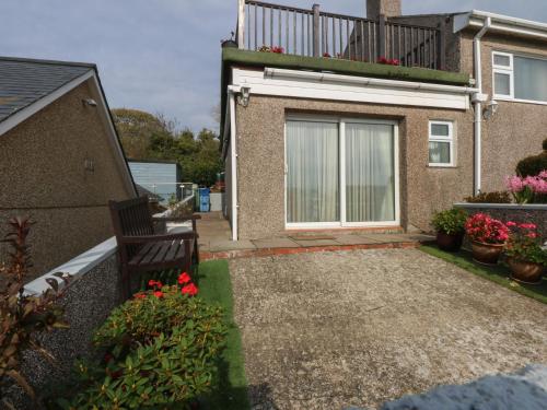 Exterior view, Maesawel Studio in Llanfair