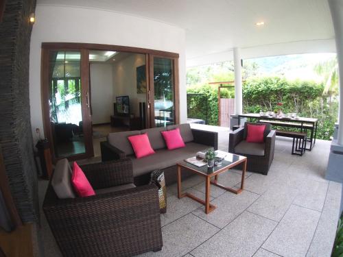 Beachfront 2 Bedroom Villa  image 6