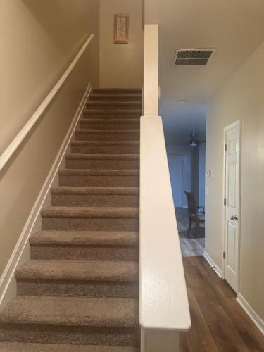 Beautiful ATL Gated Community Townhouse in Browns Mill Park