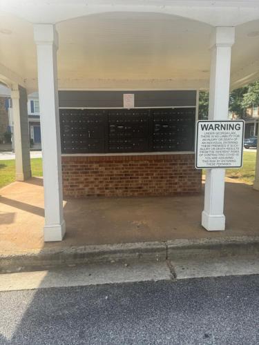 Beautiful ATL Gated Community Townhouse in Browns Mill Park