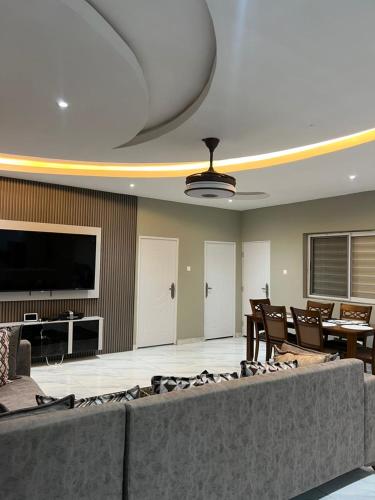 Your Home Away From Home, With Peace of Mind in 阿布里