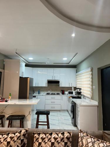 Your Home Away From Home, With Peace of Mind in 阿布里