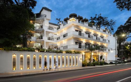 Exterior view, Le Grande Indochine Hotel in Siem Reap