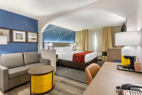 Comfort Suites Downtown Sacramento - image 12