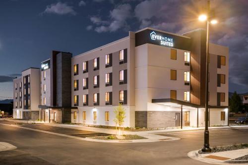 Everhome Suites Bozeman in Bozeman, USA