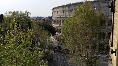 Colosseum Corner - image 5