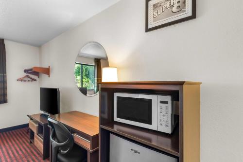 Super 8 by Wyndham Dumfries/Quantico - image 12