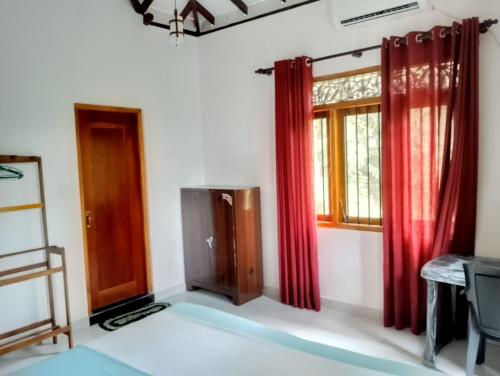 Karu's Paddy House - image 3
